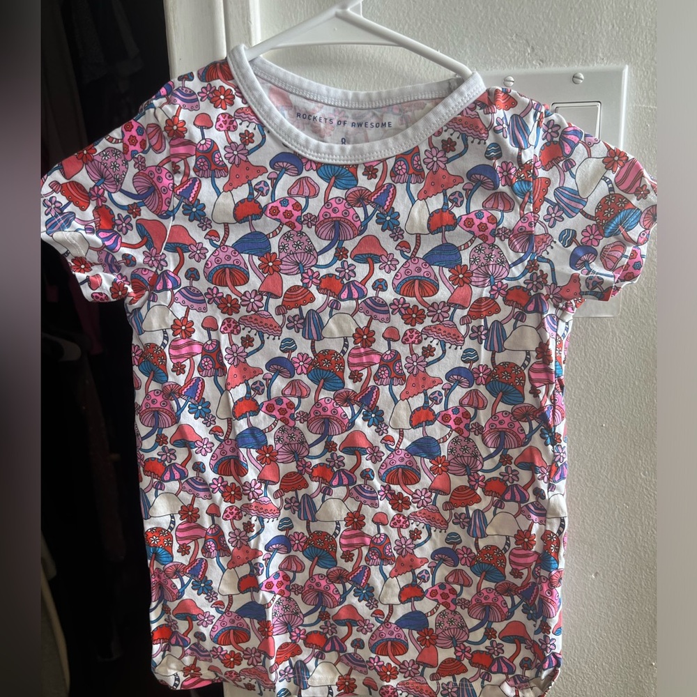 Girls Rockets of Awesome glow in the dark mushroom pajamas, PJs, 8, M